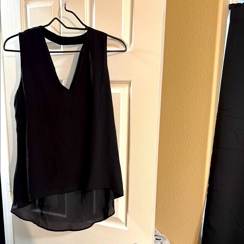 210.  Joan Voss Elegant Black Sleeveless Top